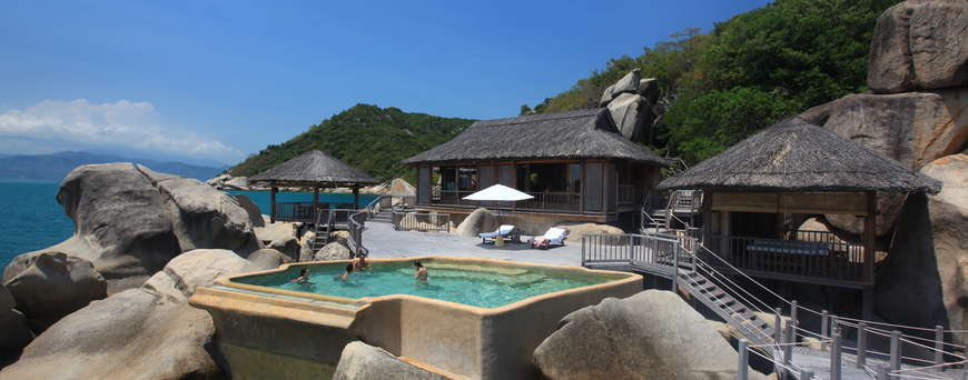 Six Senses Ninh Vân Bay - bể bơi đẹp bậc nhất thế giới